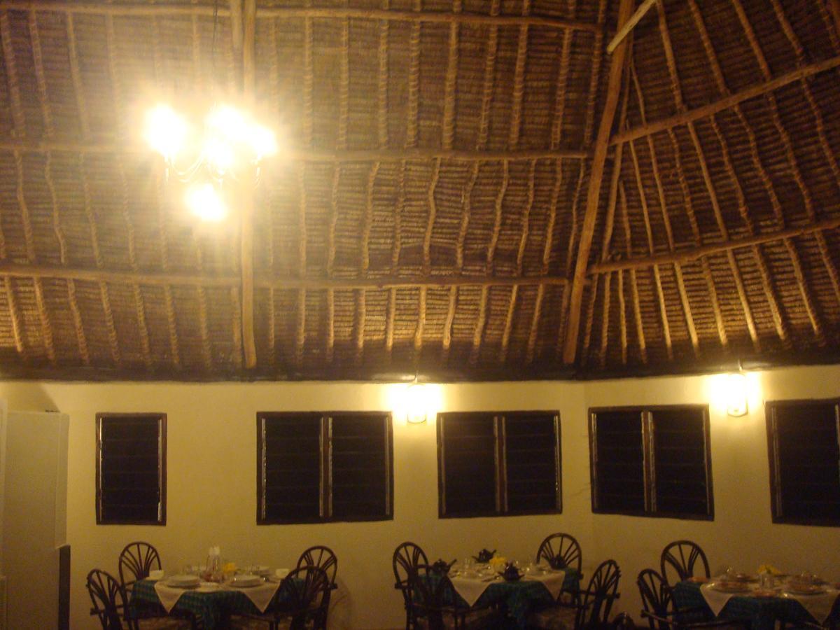Kinondo Poa Hotel Playa de Diani Exterior foto